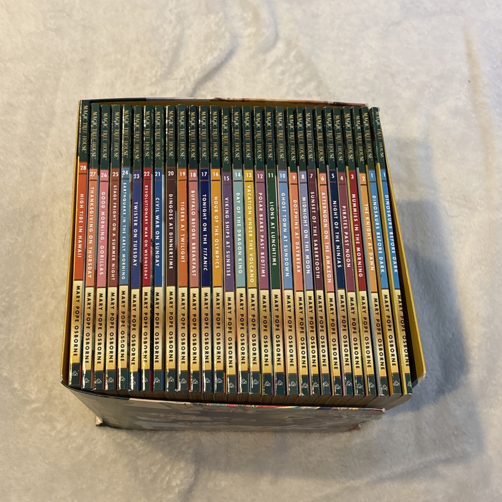 Magic Tree House 1–28 Box Set – Complete 28-Book Collection, Library Edition